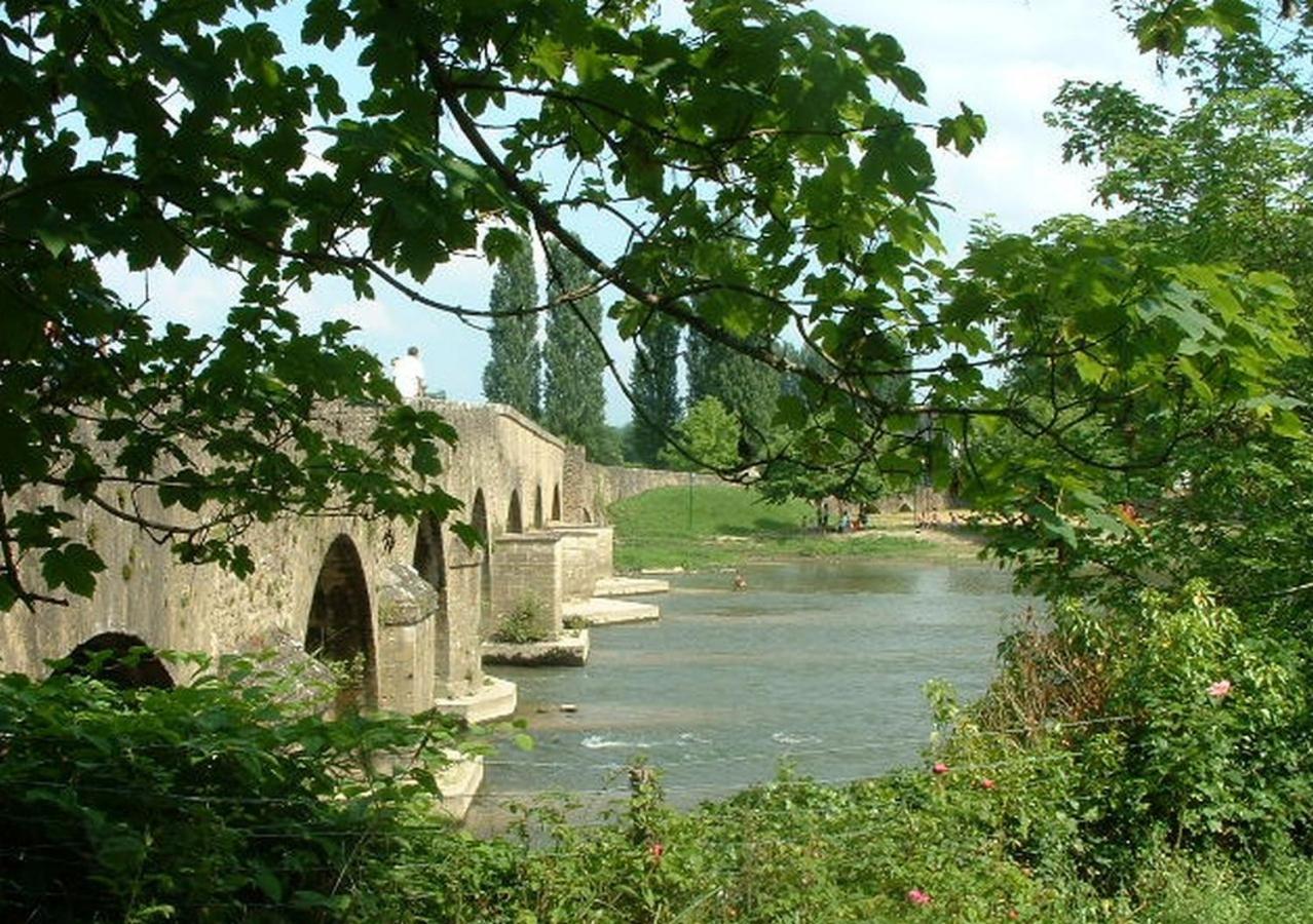 Chambres D'Hotes Le Pont Romain Montfort-le-Gesnois Eksteriør billede